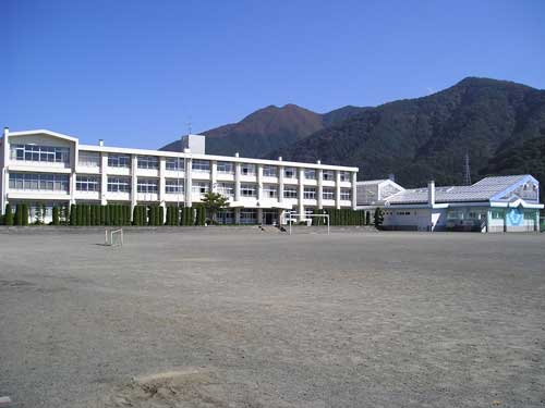 富士見台中学校の外観
